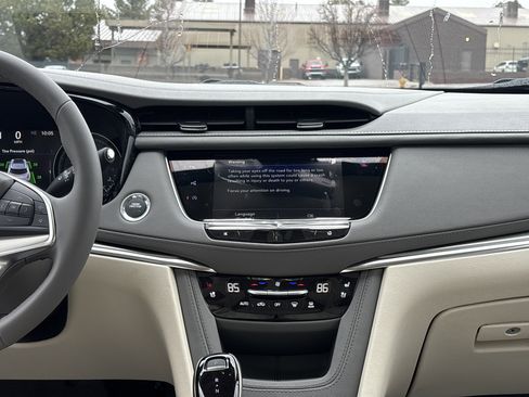 New 2026 Cadillac XT5 Premium Luxury w/ Driver Assist Package AWD/4WD image 16