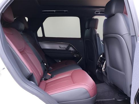 Used 2025 Land Rover Range Rover Sport Dynamic SE image 17