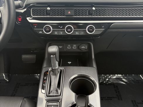 Used 2024 Honda Civic Touring image 18