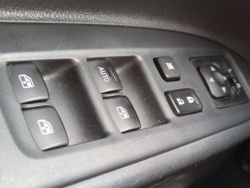 Used 2018 Mitsubishi Outlander ES AWD/4WD image 28
