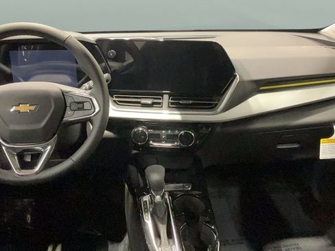 New 2026 Chevrolet Trax LT image 17