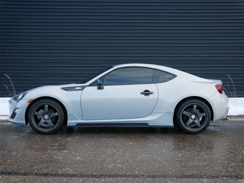 Used 2013 Scion FR-S 10 Series image 2