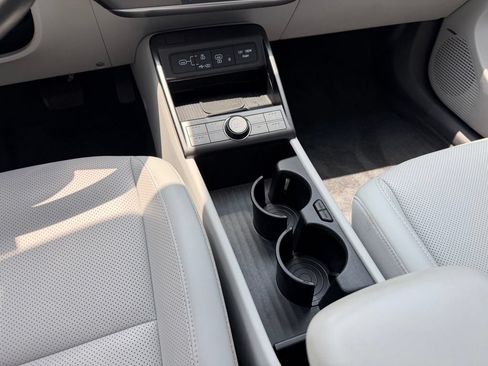 Certified 2024 Hyundai Kona Limited FWD image 17