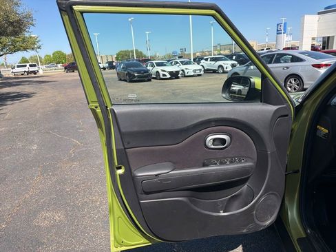 Used 2019 Kia Soul Base image 9