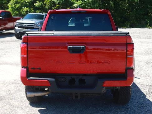 Used 2025 Toyota Tacoma TRD Off-Road AWD/4WD image 6