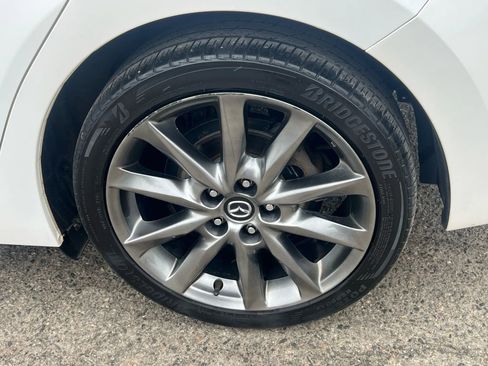 Used 2018 MAZDA MAZDA3 Grand Touring w/ Premium Equipment Package image 10