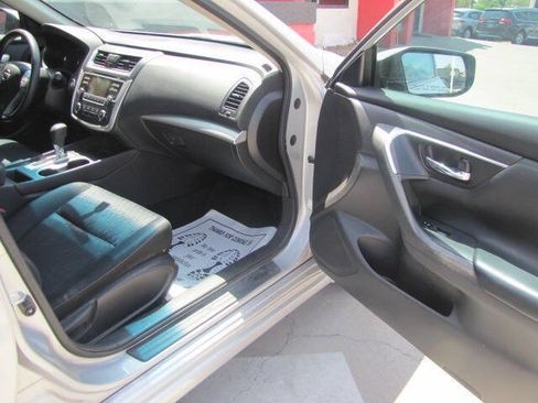 Used 2017 Nissan Altima 2.5 S w/ Power Driver Seat Package FWD image 11