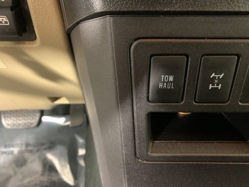 Used 2018 Toyota Sequoia Limited w/ Safety & Convenience Package AWD/4WD image 29