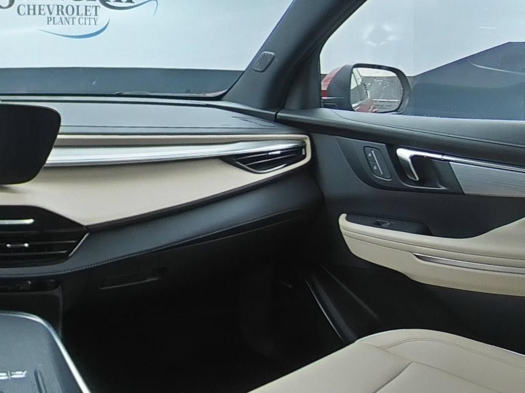 Used 2025 Buick Enclave Preferred w/ Power Package FWD image 15