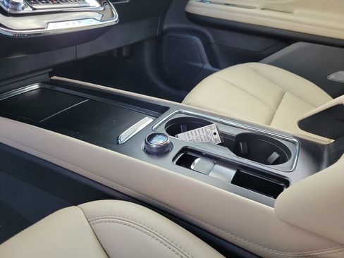Used 2025 Lincoln Corsair AWD w/ Rear Removable Package Tray image 29