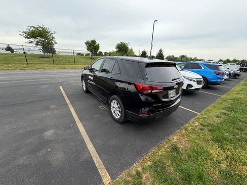 Used 2024 Chevrolet Equinox LS w/ LS Convenience Package FWD image 3
