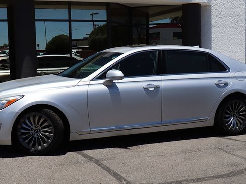 Used 2019 Genesis G90 5.0 Ultimate RWD image 4