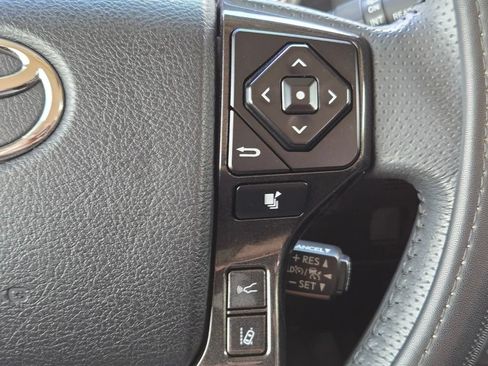 Used 2021 Toyota 4Runner TRD Off-Road Premium AWD/4WD image 22