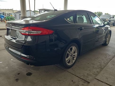 Used 2018 Ford Fusion S FWD image 4