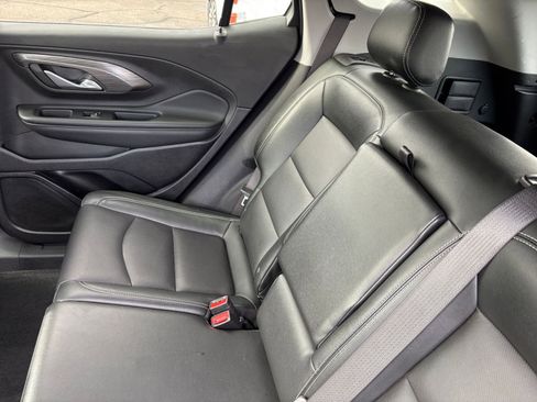 Used 2024 GMC Terrain SLT image 41