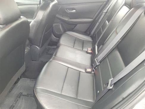 Used 2023 Nissan Sentra SR w/ SR Premium Package image 12