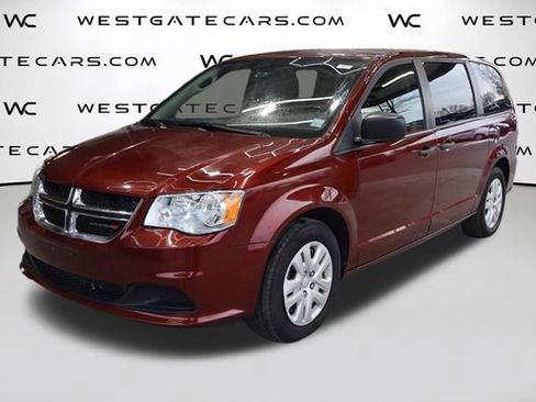 Used 2019 Dodge Grand Caravan SE image 1