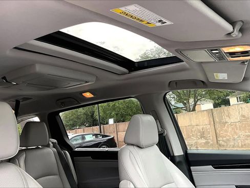 Used 2019 Honda Odyssey Elite image 14