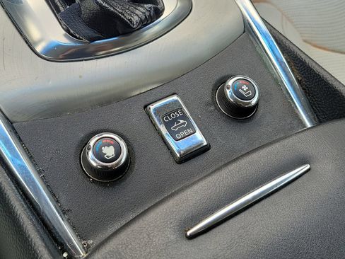 Used 2012 INFINITI G37 Convertible w/ Premium Pkg RWD image 31