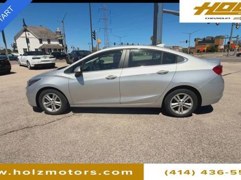 Certified 2017 Chevrolet Cruze LT w/ Convenience Package FWD image 5