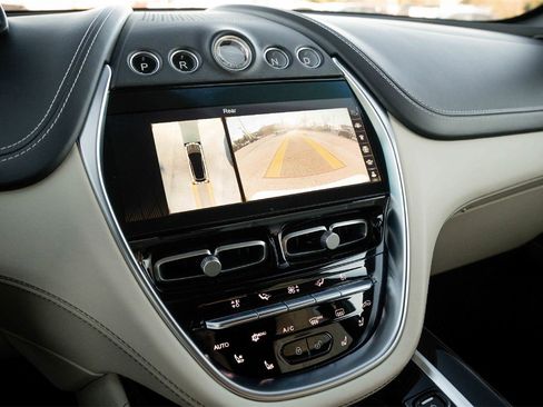 Used 2022 Aston Martin DBX image 23