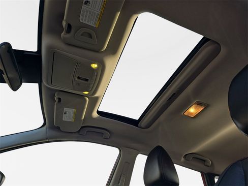 Used 2018 Nissan Rogue Sport SL w/ SL Premium Package image 28