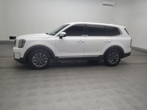 Used 2023 Kia Telluride LX FWD image 2