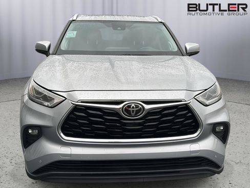 Used 2021 Toyota Highlander Limited image 7