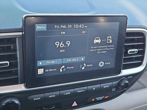 Certified 2025 Hyundai Venue SEL image 19