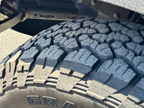 Used 2023 Ford Bronco Black Diamond image 9