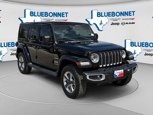 Certified 2019 Jeep Wrangler Unlimited Sahara AWD/4WD image 3