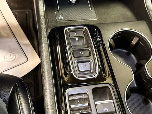 Used 2025 Honda Pilot EX-L image 16
