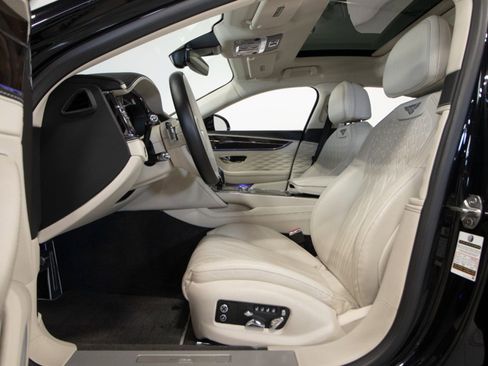 Used 2023 Bentley Flying Spur Azure image 21