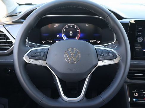 New 2026 Volkswagen Taos SE image 19