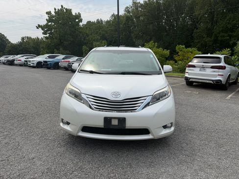 Used 2016 Toyota Sienna Limited Premium AWD/4WD image 2