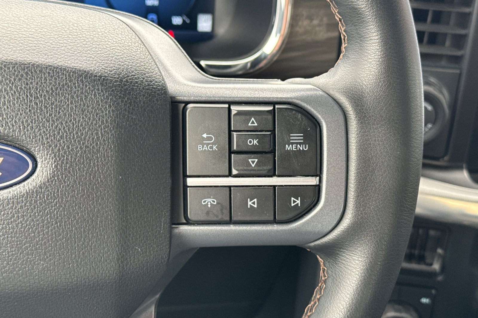 Used 2025 Ford F150 Lariat AWD/4WD image 39