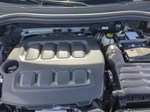 New 2026 Volkswagen Tiguan SE R-Line image 20