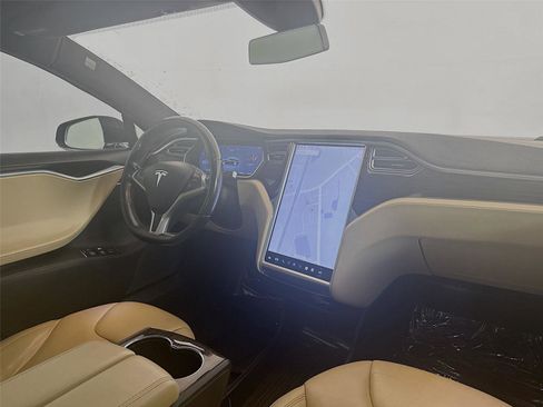 Used 2015 Tesla Model S 85D image 18