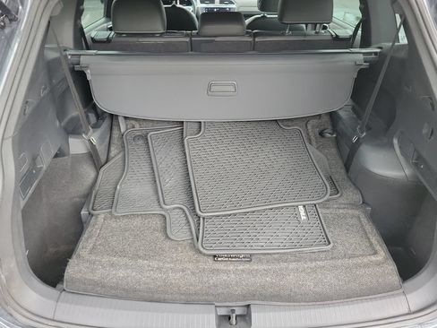 Used 2023 Volkswagen Tiguan SE R-Line FWD image 9