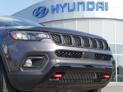Used 2024 Jeep Compass Trailhawk AWD/4WD image 3