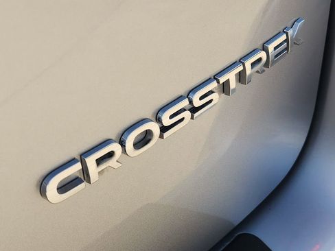Used 2023 Subaru Crosstrek 2.5i Limited AWD/4WD image 12
