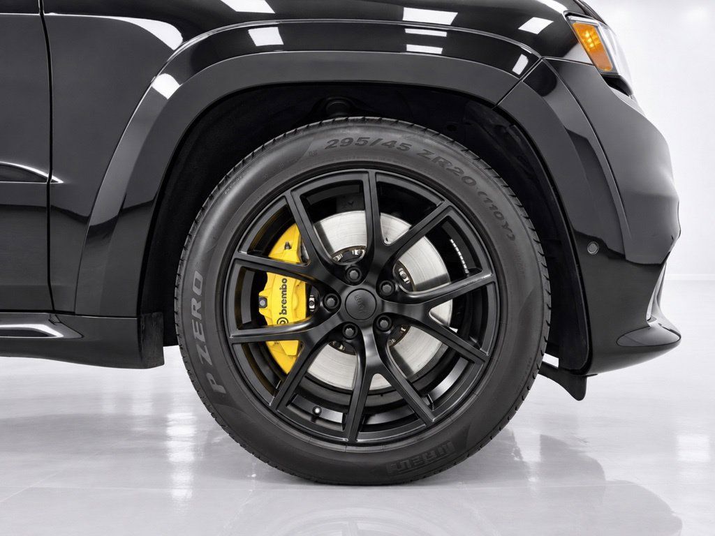 Used 2018 Jeep Grand Cherokee Trackhawk AWD/4WD image 12
