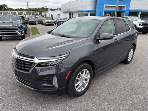 Used 2023 Chevrolet Equinox LT FWD image 2