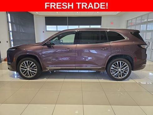 Used 2025 Buick Enclave Avenir w/ Super Cruise Package AWD/4WD image 2