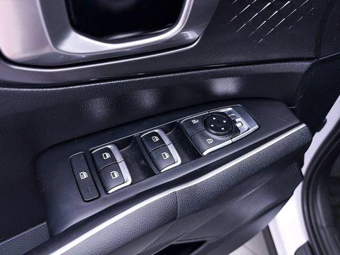 Used 2022 Kia Sorento LX AWD/4WD image 16