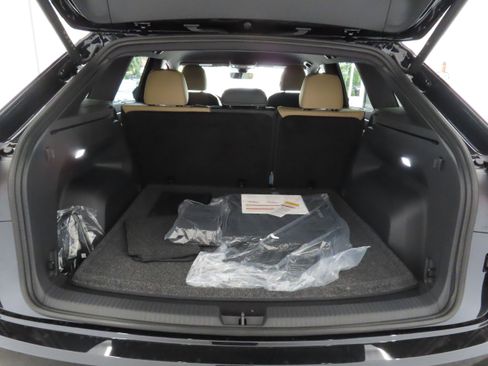 New 2025 Volkswagen Atlas Cross Sport SE image 23