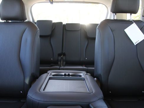 New 2026 Kia Carnival FWD image 60