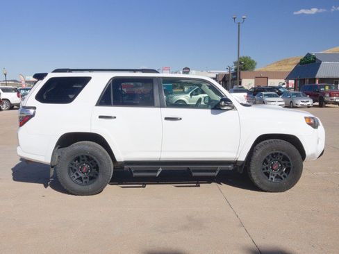 Used 2021 Toyota 4Runner Venture w/ Moonroof Package AWD/4WD image 5