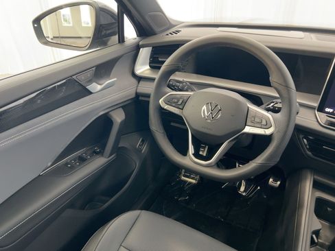 New 2026 Volkswagen Tiguan SE R-Line image 27