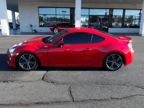 Used 2014 Scion FR-S image 2